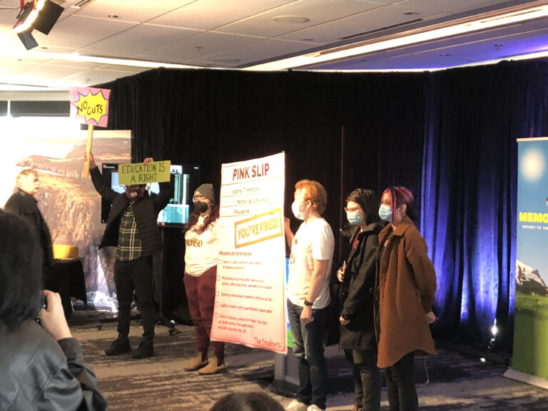 MUNSU delivers pink slip to MUNL President Vianne Timmons