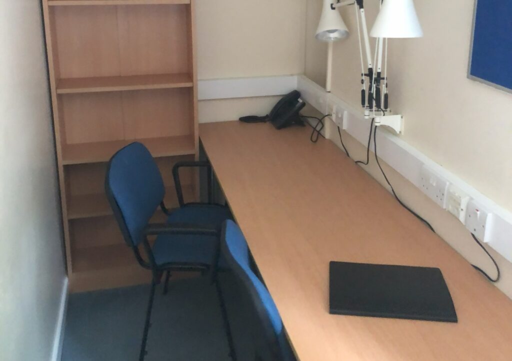 Small Room Desk 2