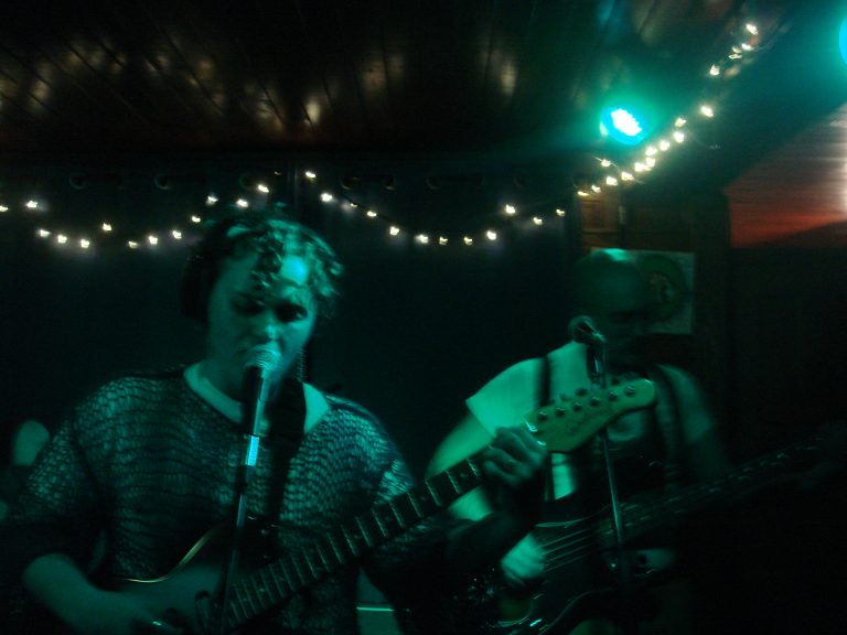 Bilingual indie rock Liz Fagan Band releases debut record