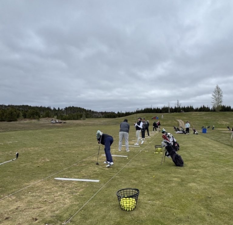 MUN Golf Club hits the links